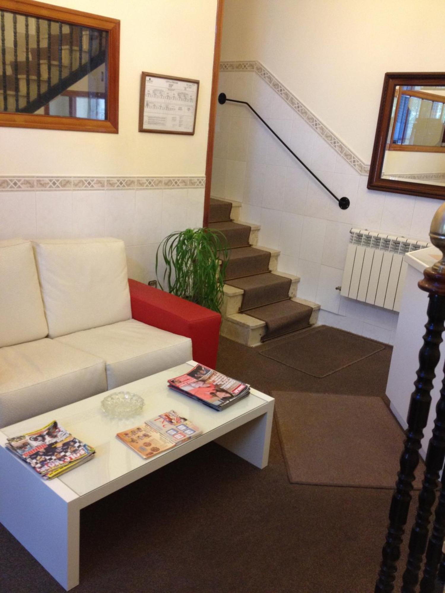 Hostal Cervantes Valdemoro Esterno foto