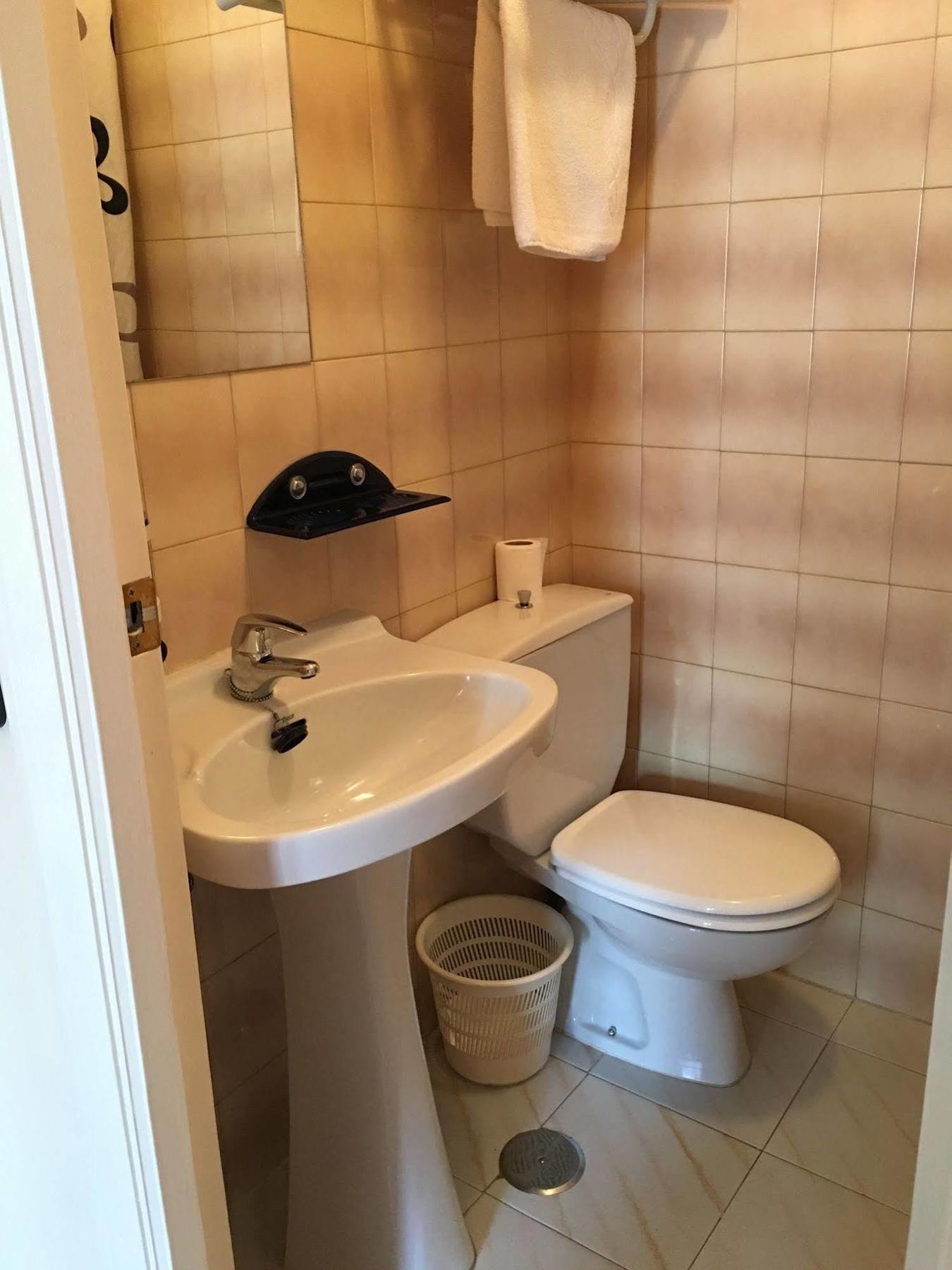 Hostal Cervantes Valdemoro Esterno foto